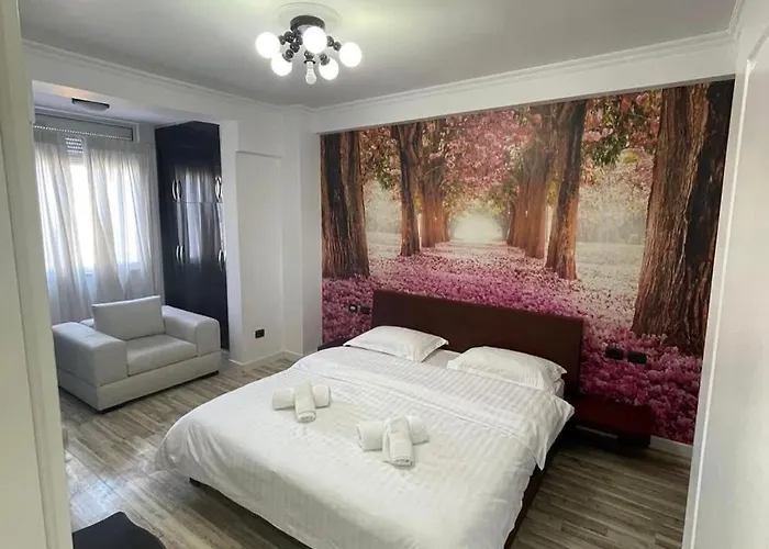 Center * טיראנה